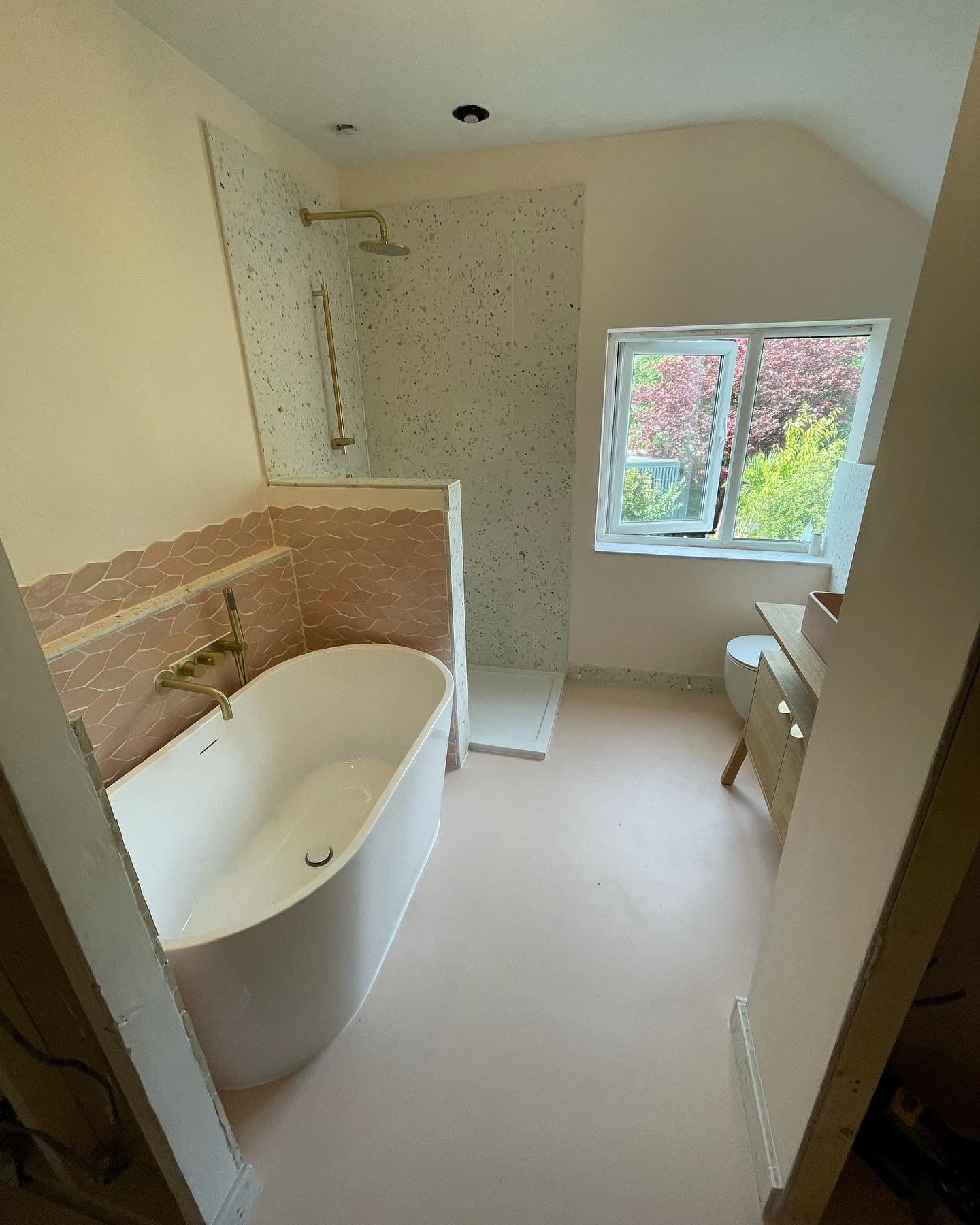 Freestanding bath refit