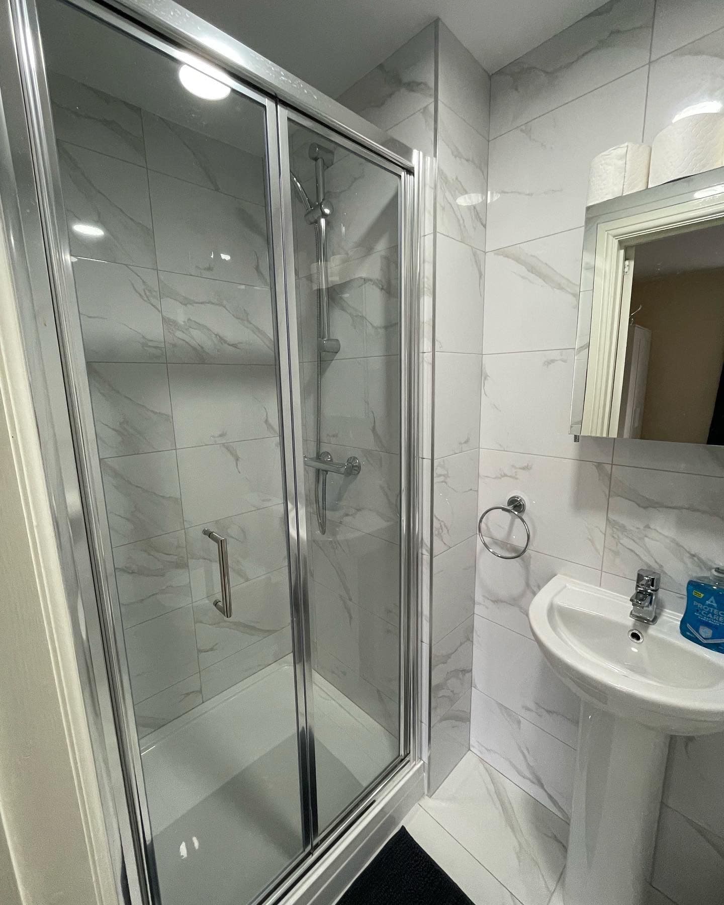 Walk-in shower & tiling